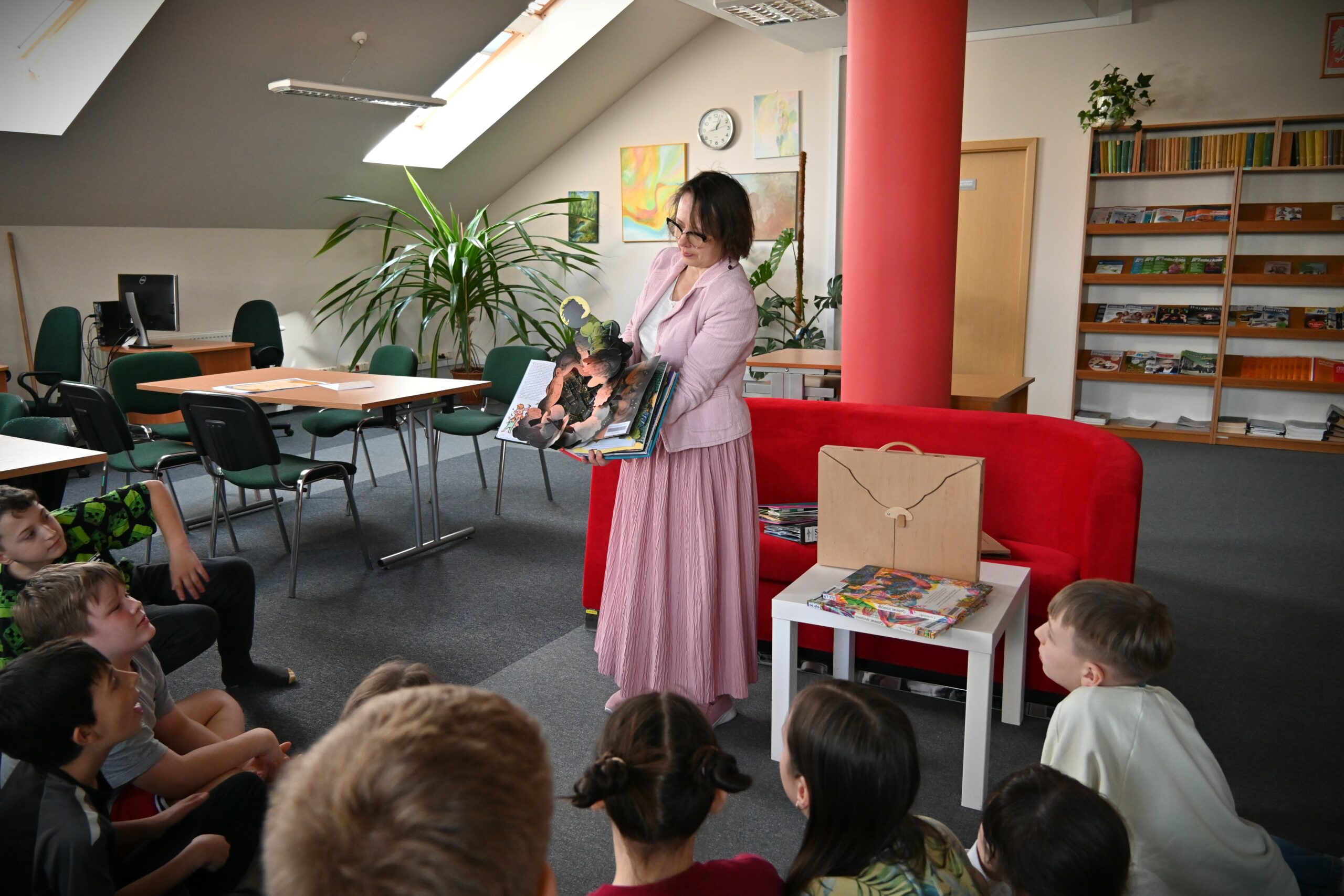 „Lew w Paryżu” – niezwykła podróż po stolicy Francji